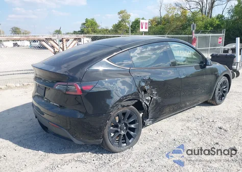 2023 Tesla Model Y Awd/Long Range Dual Motor All-Wheel Drive z USA, uszkodzony, nr VIN 7SAYGDEE8PA055902
